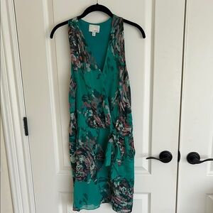 Greylin Green Sleeveless Plunge Midi Dress